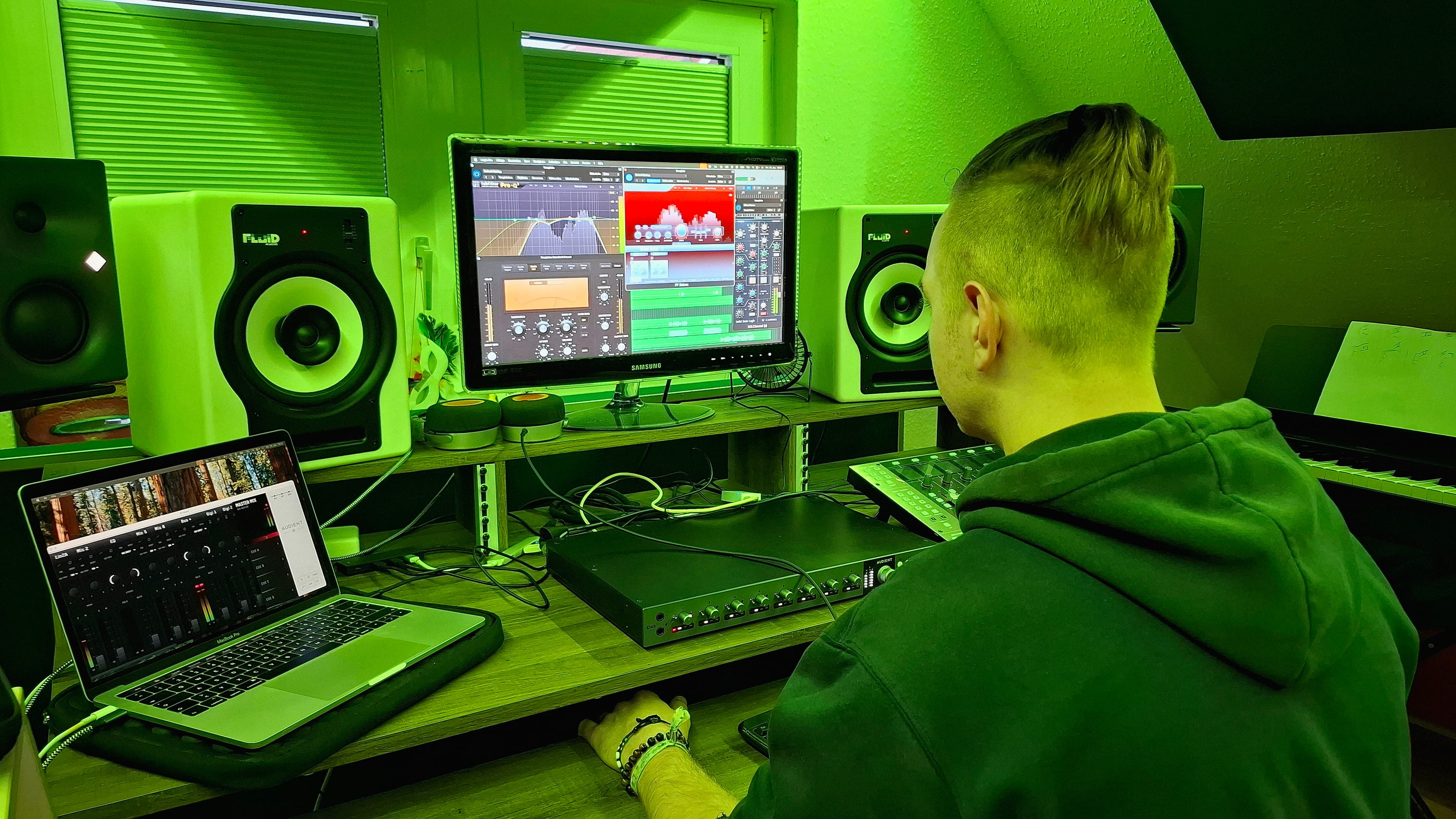 payments illustration dark